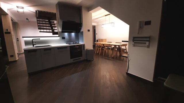 Stan, Troiposoban, Prodaja, 240m2, Laze Kostica