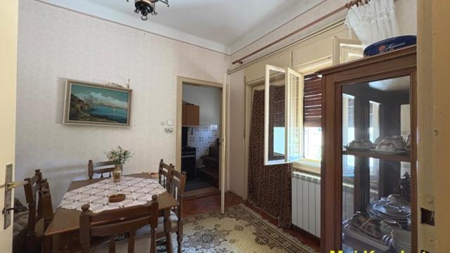 Kuća, Dvosoban, Izdavanje, 142m2, Centar, Gradska lokacija, Maksima Gorkog