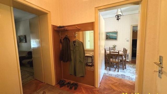 Kuća, Dvosoban, Izdavanje, 142m2, Centar, Gradska lokacija, Maksima Gorkog