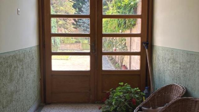 Kuća, Dvosoban, Izdavanje, 142m2, Centar, Gradska lokacija, Maksima Gorkog
