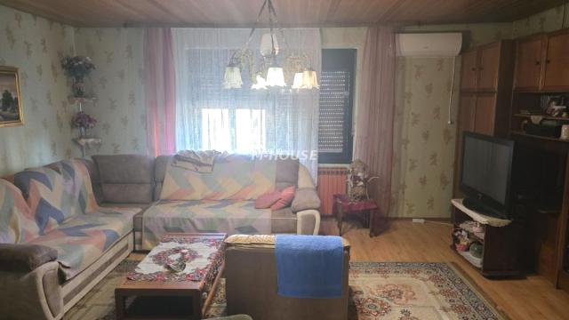Kuća, četvorosoban, Prodaja, 125m2, Selenča, Gradska lokacija, Sombor