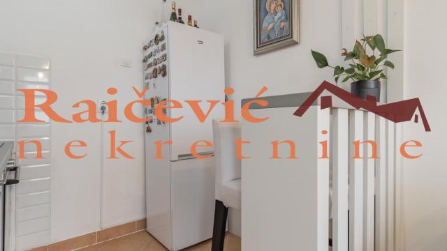 Stan, Garsonjera, Prodaja, 26m2, Julino brdo, Čukarica, Porucnika Spasica i Masere