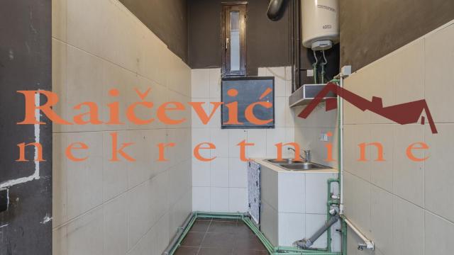 Poslovni prostor, Trosoban, Izdavanje, 50m2, Centar, Stari grad, Strahinjica bana