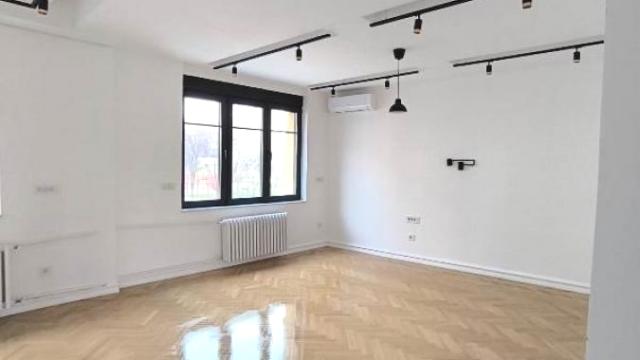Poslovni prostor, Izdavanje, 50m2, Centar, Savski venac, Balkanska