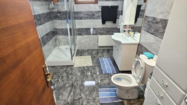 Kuća, Petosoban i veći, Prodaja, 170m2, Mali Popović, Sopot, Kragujevacki put
