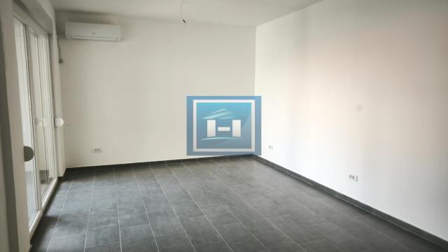Stan, Izdavanje, 223m2, Centar, Gradska lokacija, Ćuprija
