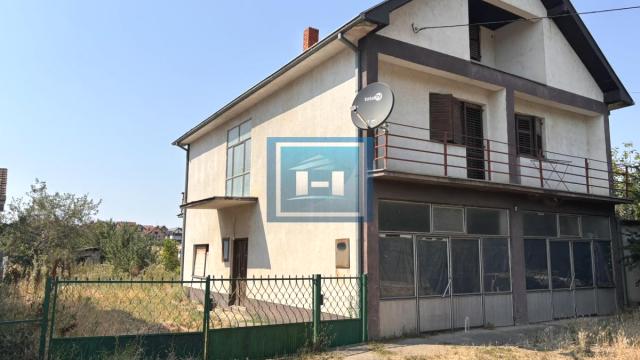 Kuća, Petosoban, Prodaja, 362m2, Trnava, Gradska lokacija, Jagodina