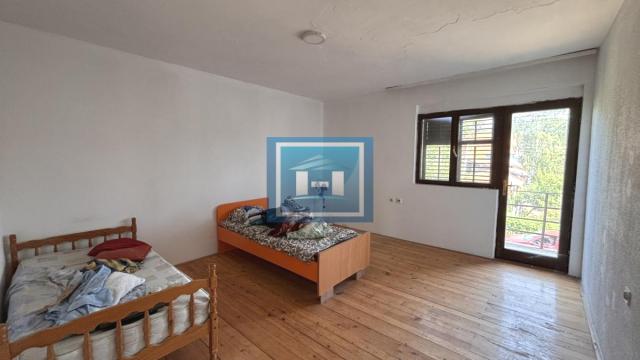 Kuća, Petosoban, Prodaja, 362m2, Trnava, Gradska lokacija, Jagodina