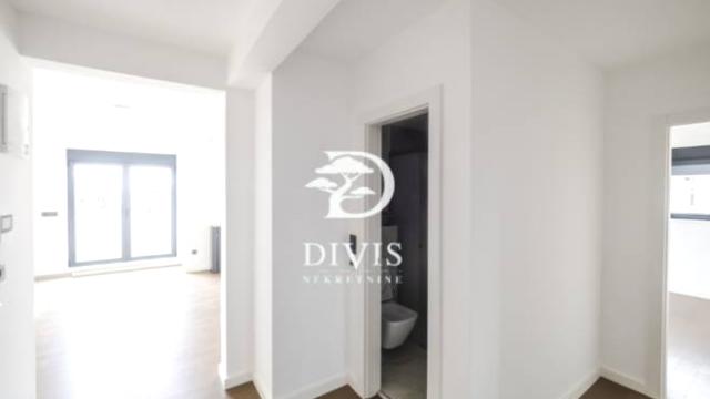 Stan, četvorosoban, Izdavanje, 110m2, Pukovnika Pejovića