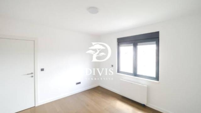 Stan, četvorosoban, Izdavanje, 110m2, Pukovnika Pejovića