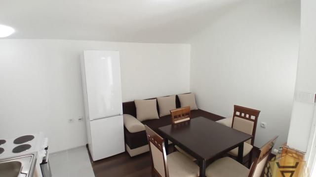 Kuća, Izdavanje, 178m2, Surčin (mesto), Surčin, Marka Raba