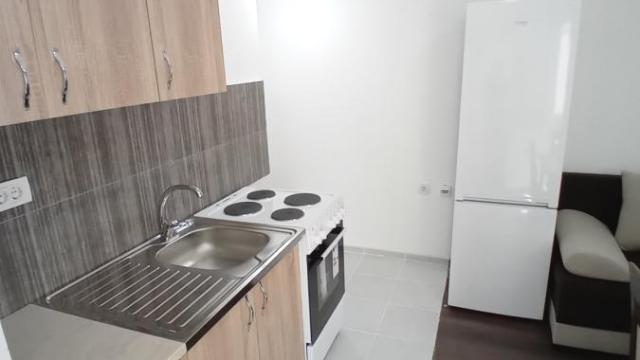 Kuća, Izdavanje, 178m2, Surčin (mesto), Surčin, Marka Raba