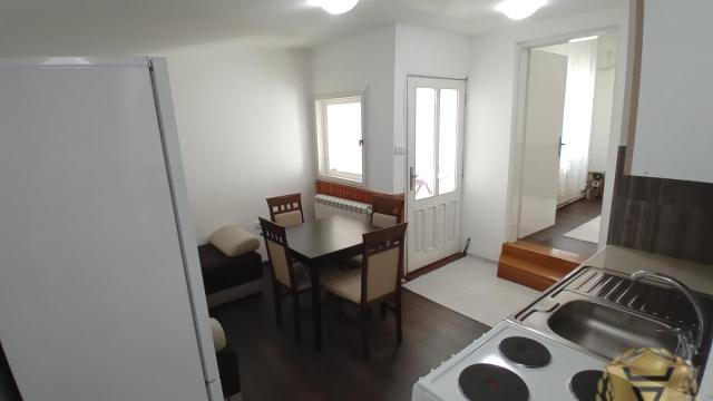 Kuća, Izdavanje, 178m2, Surčin (mesto), Surčin, Marka Raba