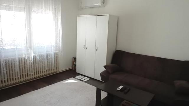 Kuća, Izdavanje, 178m2, Surčin (mesto), Surčin, Marka Raba