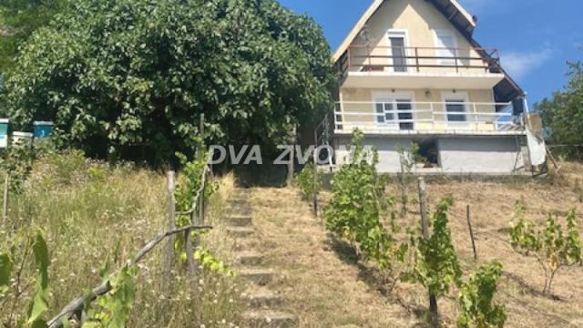 Kuća, četvorosoban, Prodaja, 104m2, Stari Slankamen, Okolno mesto, Indjija