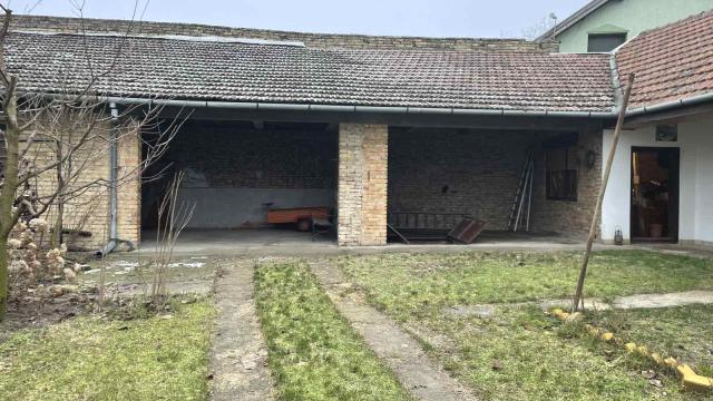 Kuća, Trosoban, Prodaja, 138m2, Bajski put