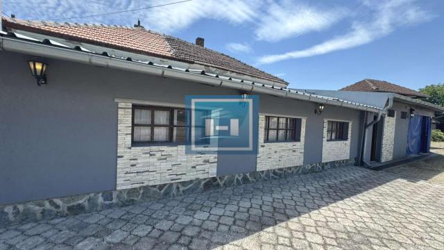 Poslovni prostor, Prodaja, 900m2, Despotovac