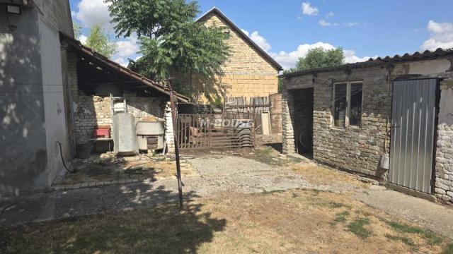 Kuća, Dvosoban, Prodaja, 122m2, Svetozar Miletić, Okolno mesto, Sombor