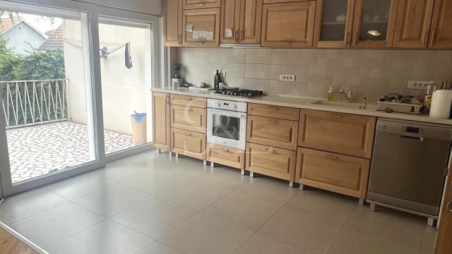Kuća, Prodaja, 224m2, Sombor