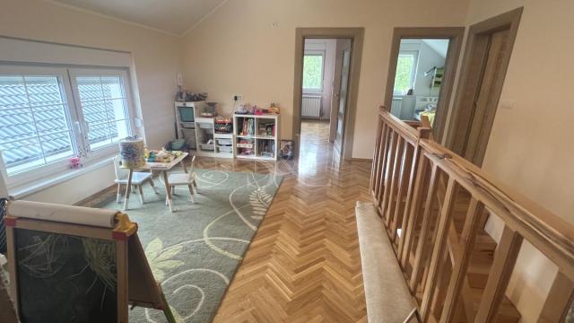 Kuća, Prodaja, 224m2, Sombor