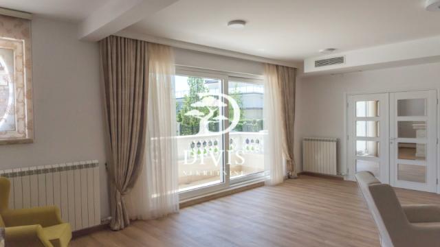 Kuća, Petosoban i veći, Izdavanje, 1400m2, Pivljanina Baja