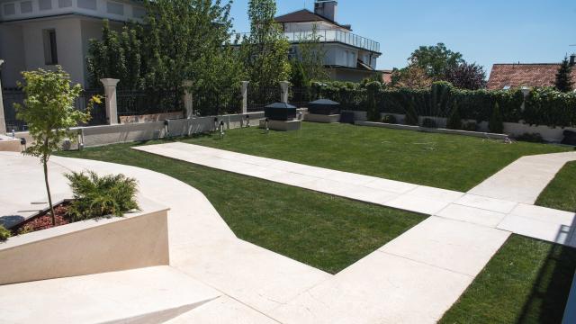 Kuća, Petosoban i veći, Izdavanje, 1400m2, Pivljanina Baja