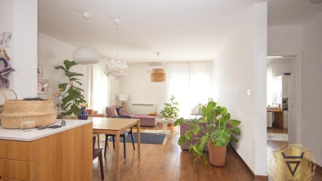 Stan, četvorosoban, Izdavanje, 101m2, Botanička bašta, Palilula, Vojvode Dobrnjca