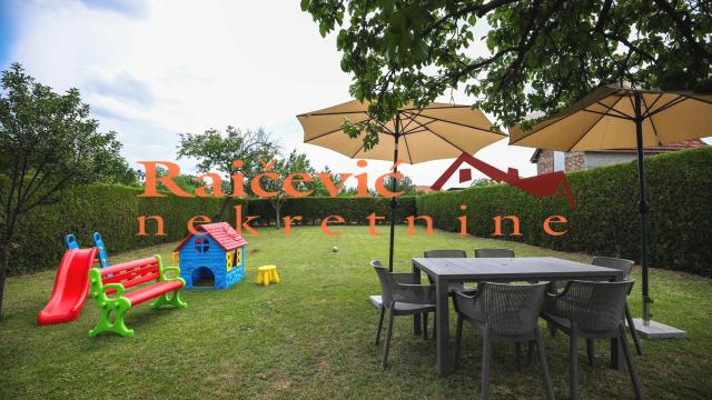 Kuća, četvorosoban, Prodaja, 83m2, Surčin (mesto), Surčin, Surcin