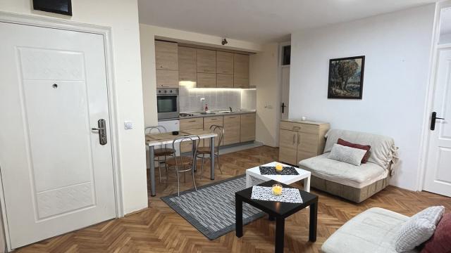 Stan, Dvosoban, Izdavanje, 35m2, Vojvode Mišića