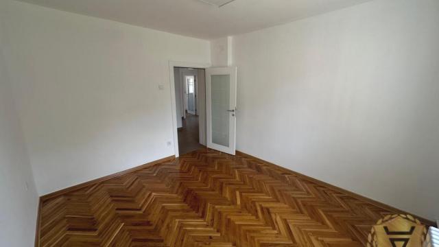 Kuća, Izdavanje, 204m2, Mali Mokri Lug, Zvezdara, Narodnog fronta