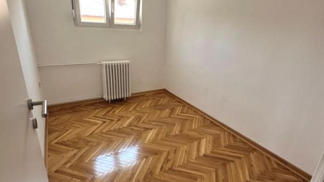 Kuća, Izdavanje, 204m2, Mali Mokri Lug, Zvezdara, Narodnog fronta