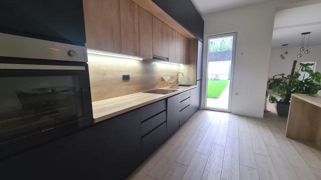 Stan, Petosoban i veći, Prodaja, 220m2, Velisava Vulovića