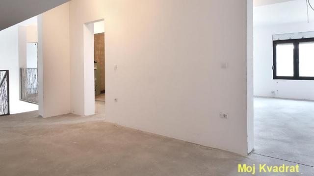 Stan, Petosoban, Prodaja, 170m2, Centar, Savski venac, Risanska