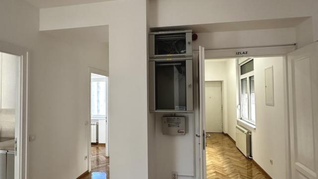 Stan, Trosoban, Izdavanje, 91m2, Studentski trg, Stari grad, Kralja Petra