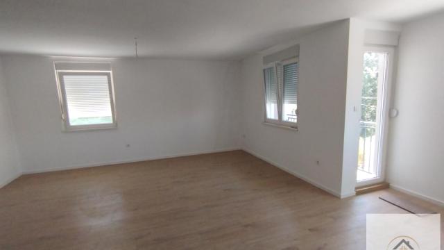 Stan, četvorosoban, Prodaja, 101m2, Veternik, Novi Sad, Novi Sad