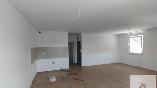 Stan, četvorosoban, Prodaja, 101m2, Veternik, Novi Sad, Novi Sad