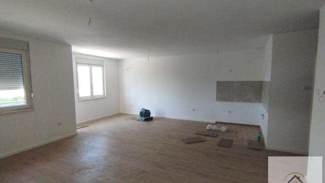 Stan, četvorosoban, Prodaja, 101m2, Veternik, Novi Sad, Novi Sad