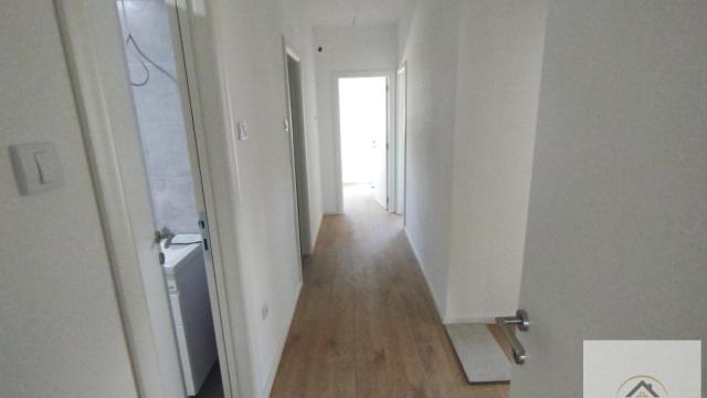 Stan, četvorosoban, Prodaja, 101m2, Veternik, Novi Sad, Novi Sad