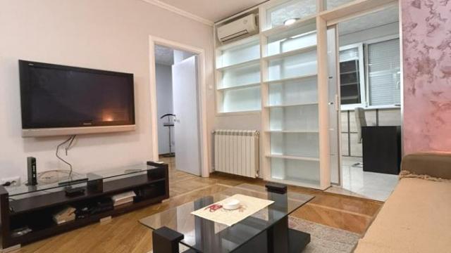 Stan, Dvoiposoban, Izdavanje, 52m2, Hram svetog Save, Vračar, Krušedolska