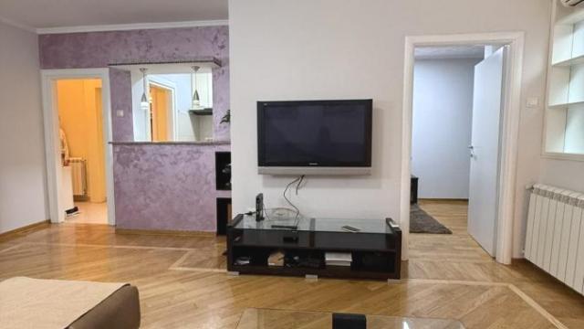Stan, Dvoiposoban, Izdavanje, 52m2, Hram svetog Save, Vračar, Krušedolska