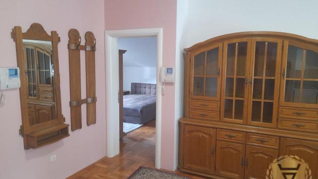 Stan, četvorosoban, Izdavanje, 104m2, Cvetkova pijaca, Zvezdara, Vojvode Dovezenskog
