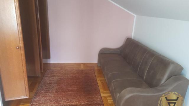 Stan, četvorosoban, Izdavanje, 104m2, Cvetkova pijaca, Zvezdara, Vojvode Dovezenskog