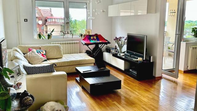 Stan, Trosoban, Prodaja, 90m2, Dunavski kej