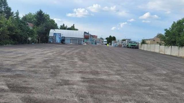 Plac, Izdavanje, m2, Surčin (mesto), Surčin, Vojvođanska