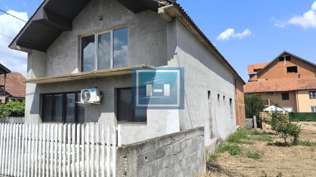 Kuća, Prodaja, 423m2, Gradska lokacija, Ćuprija