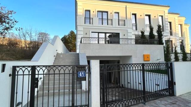 Kuća, Petosoban, Izdavanje, 272m2, Dedinje, Savski venac, Mihaila Avramovića