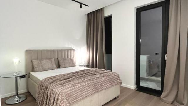 Kuća, Petosoban, Izdavanje, 272m2, Dedinje, Savski venac, Mihaila Avramovića