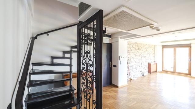 Stan, Petosoban i veći, Izdavanje, 174m2, Španskih boraca