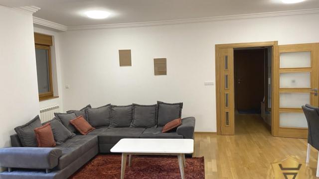 Stan, četvorosoban, Izdavanje, 110m2, Hram svetog Save, Vračar, Podgorička