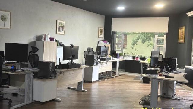 Poslovni prostor, Izdavanje, 185m2, Hram svetog Save, Vračar, Nebojšina